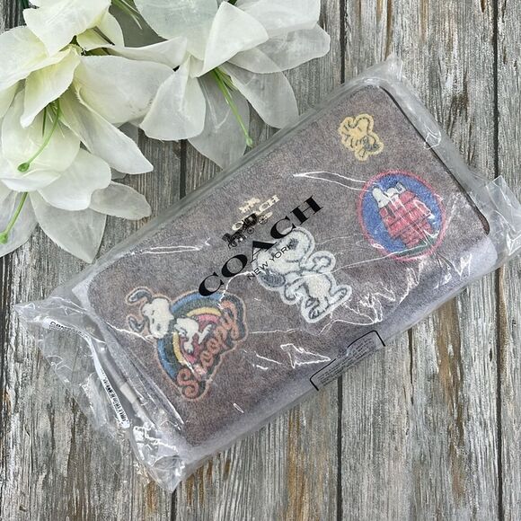 Coach X Peanuts Long Zip Around Wallet In Signature Canvas With Patches Purse - Picture 7 of 10